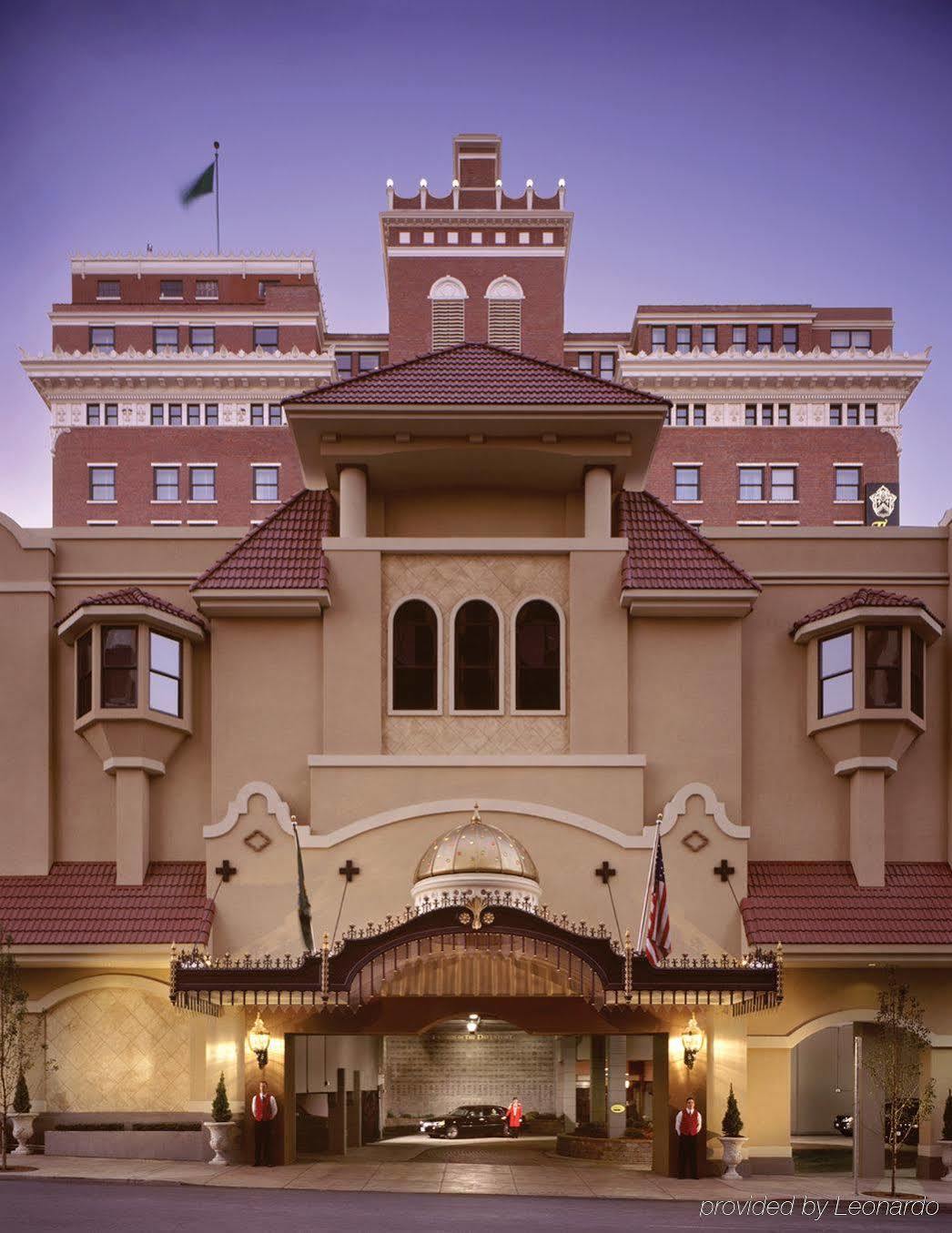 The Davenport Tower, Autograph Collection