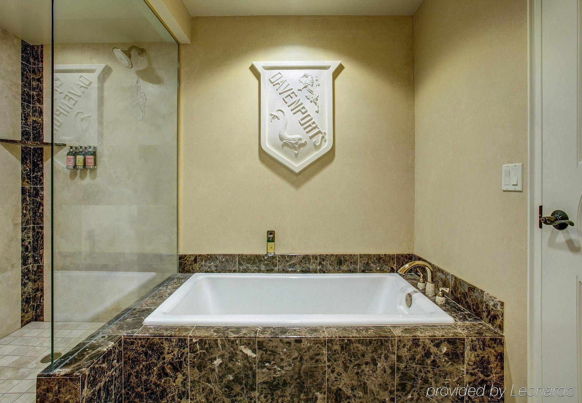 The Davenport Tower, Autograph Collection 4*