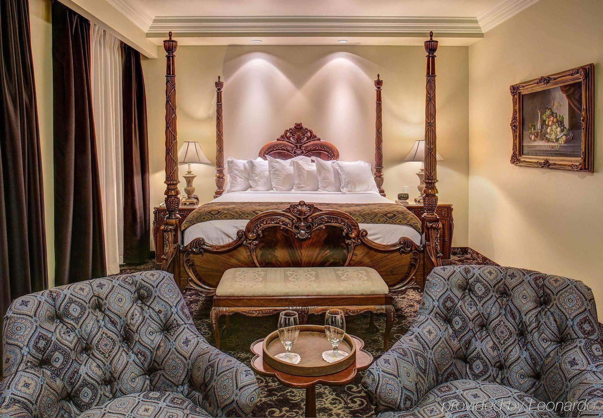 The Davenport Tower, Autograph Collection 4*