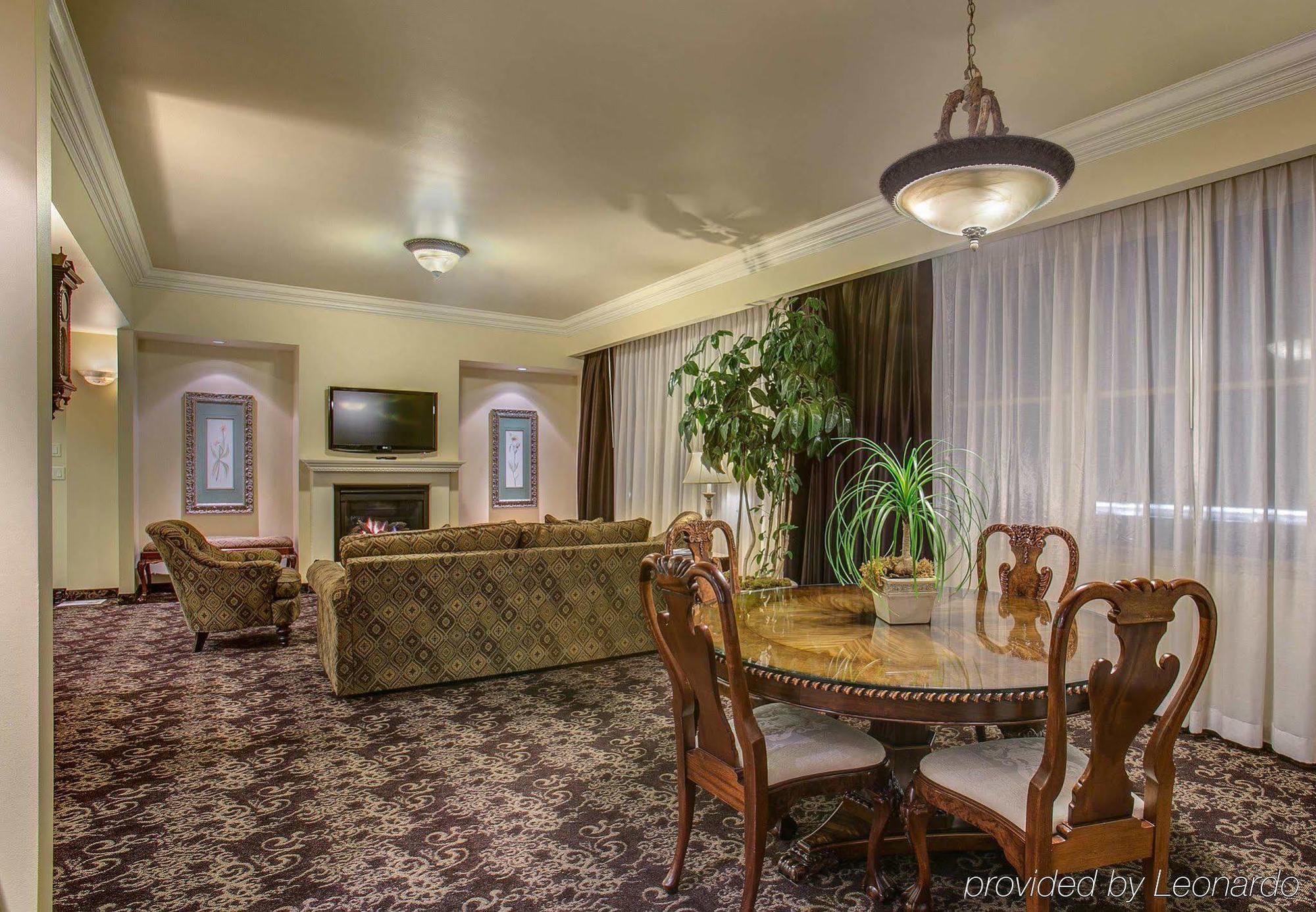 The Davenport Tower, Autograph Collection Hotel 4*